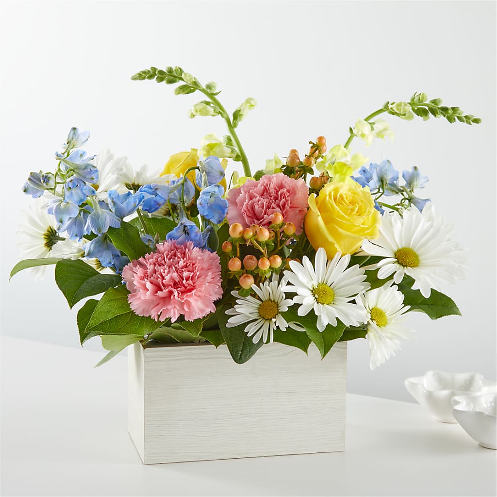 Sun Salutation Box Bouquet – MARILYN'S FLOWERS & GIFTS, Camden TN