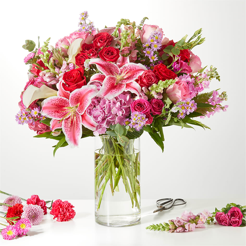 Swooning Over You - A Luxury Florist Original – MARILYN'S FLOWERS & GIFTS, Camden TN
