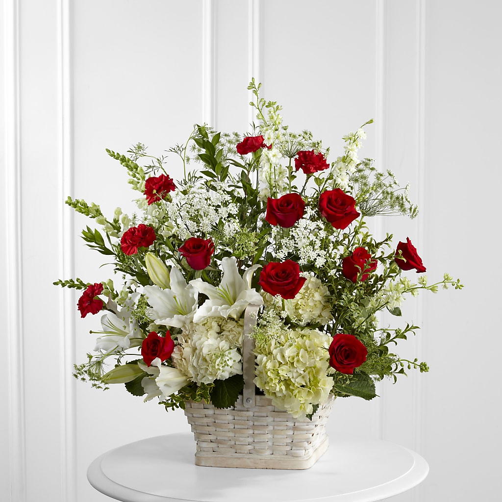 In Loving Memory Arrangement – MARILYN'S FLOWERS & GIFTS, Camden TN