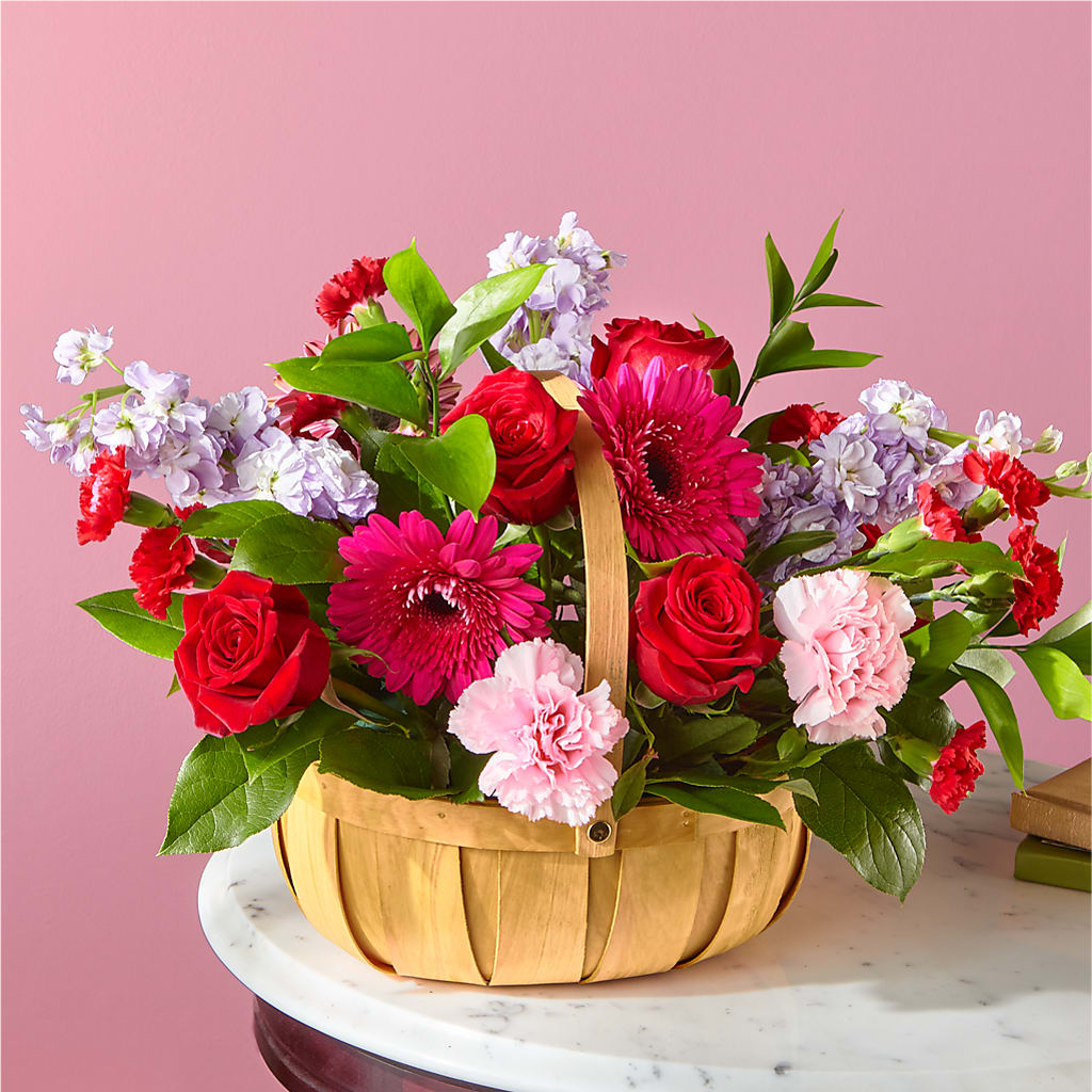Pink Picnic Basket – MARILYN'S FLOWERS & GIFTS, Camden TN