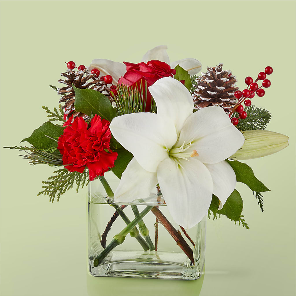 Glistening Icicles Bouquet – MARILYN'S FLOWERS & GIFTS, Camden TN
