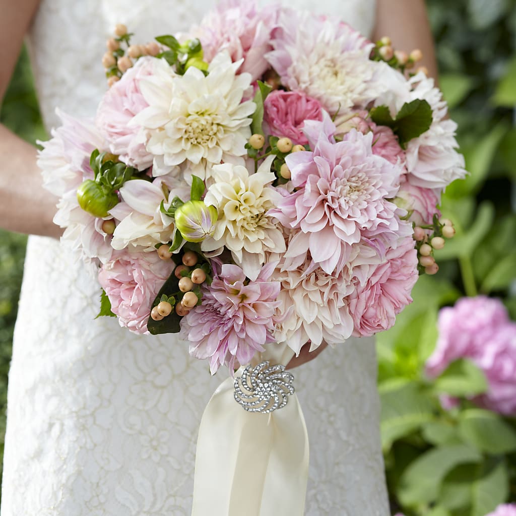 Heart's Promise Bouquet – MARILYN'S FLOWERS & GIFTS, Camden TN