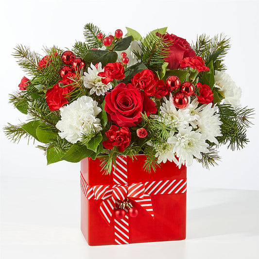 Presents Under the Tree Bouquet – MARILYN'S FLOWERS & GIFTS, Camden TN