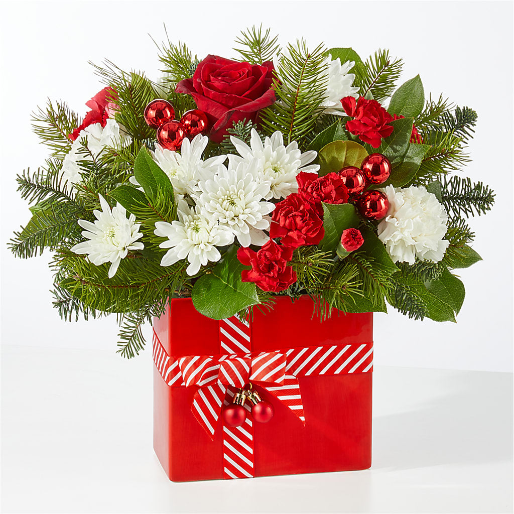 Presents Under the Tree Bouquet – MARILYN'S FLOWERS & GIFTS, Camden TN