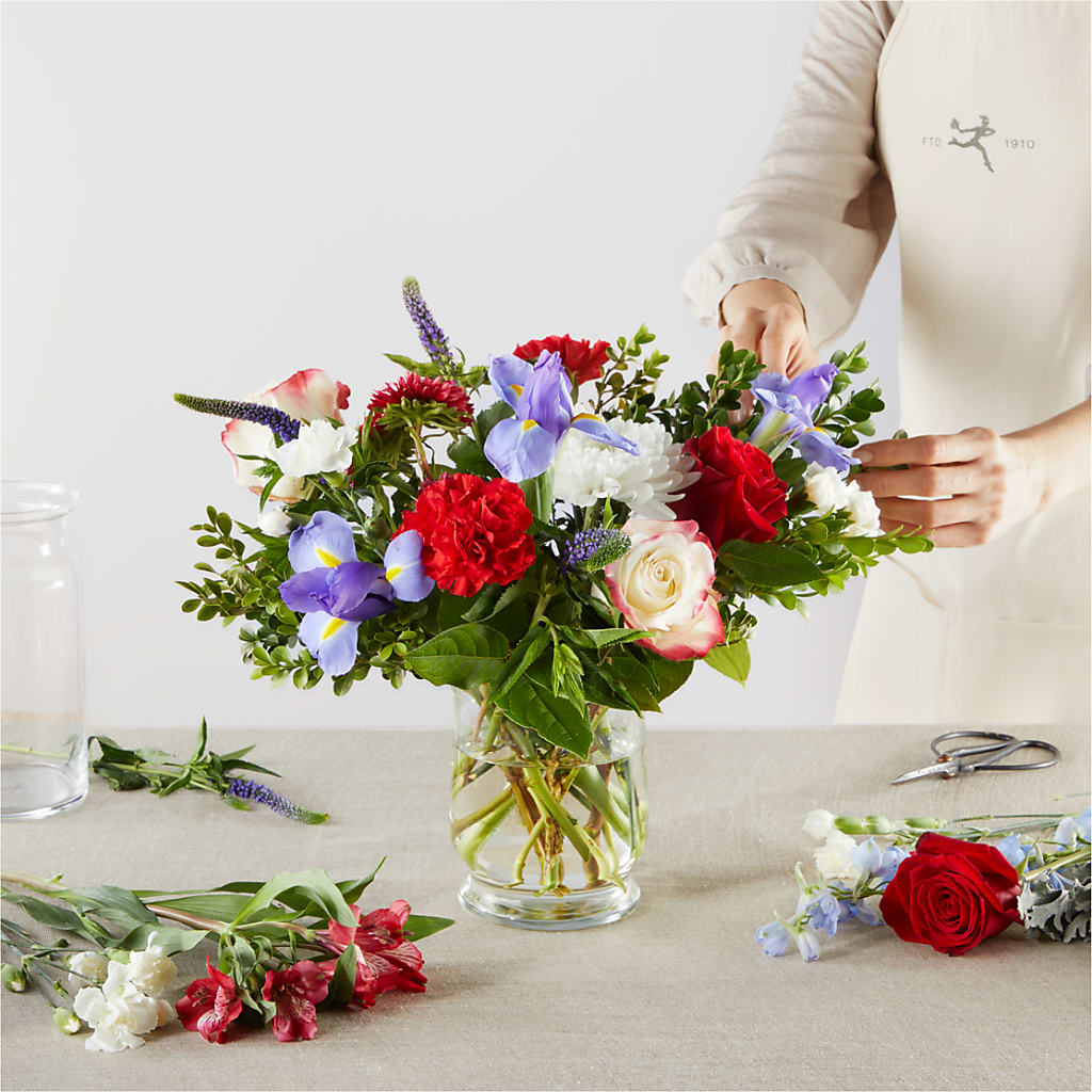 Star Spangled - A Florist Original – MARILYN'S FLOWERS & GIFTS, Camden TN