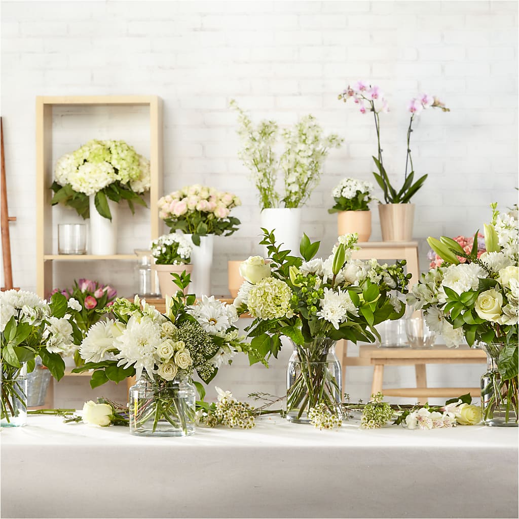 Classic Ivory – A Florist Original – MARILYN'S FLOWERS & GIFTS, Camden TN