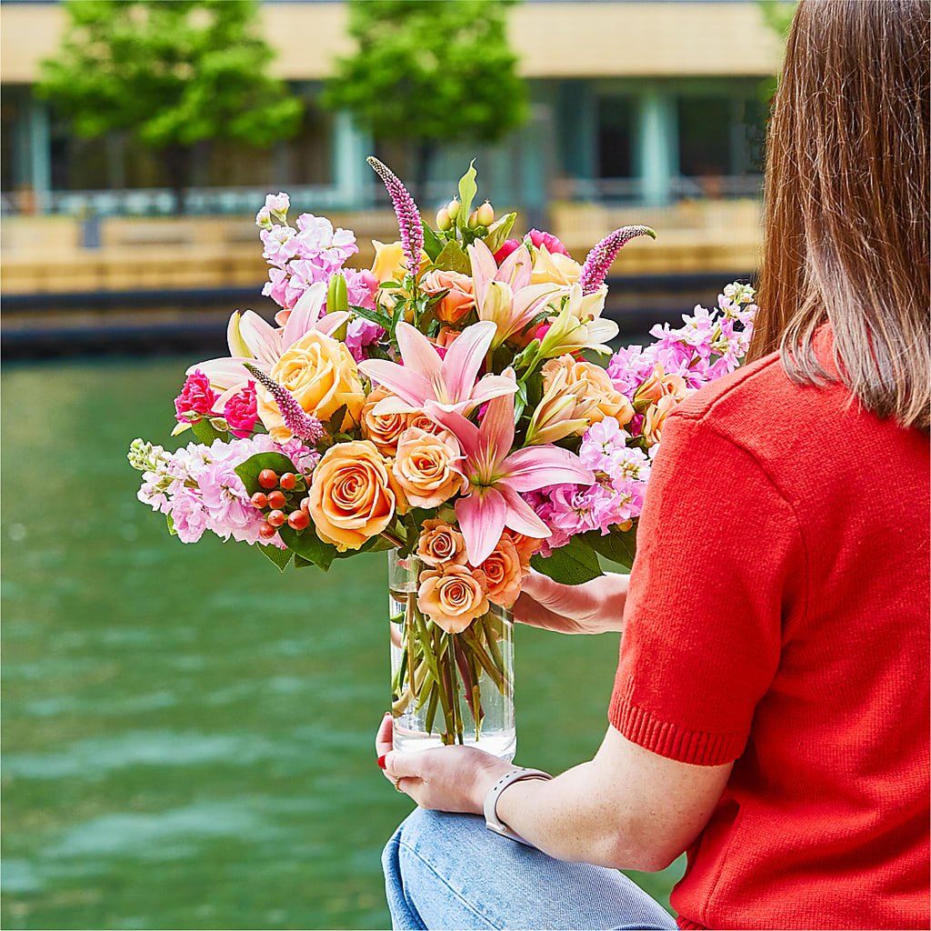 Bisous Bouquet – MARILYN'S FLOWERS & GIFTS, Camden TN